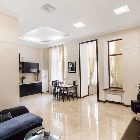 Downtown Prestige Apartment Odesa Exterior foto