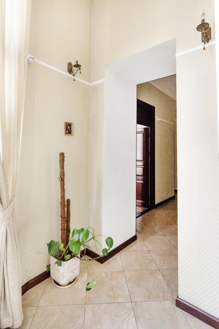 Downtown Prestige Apartment Odesa Exterior foto