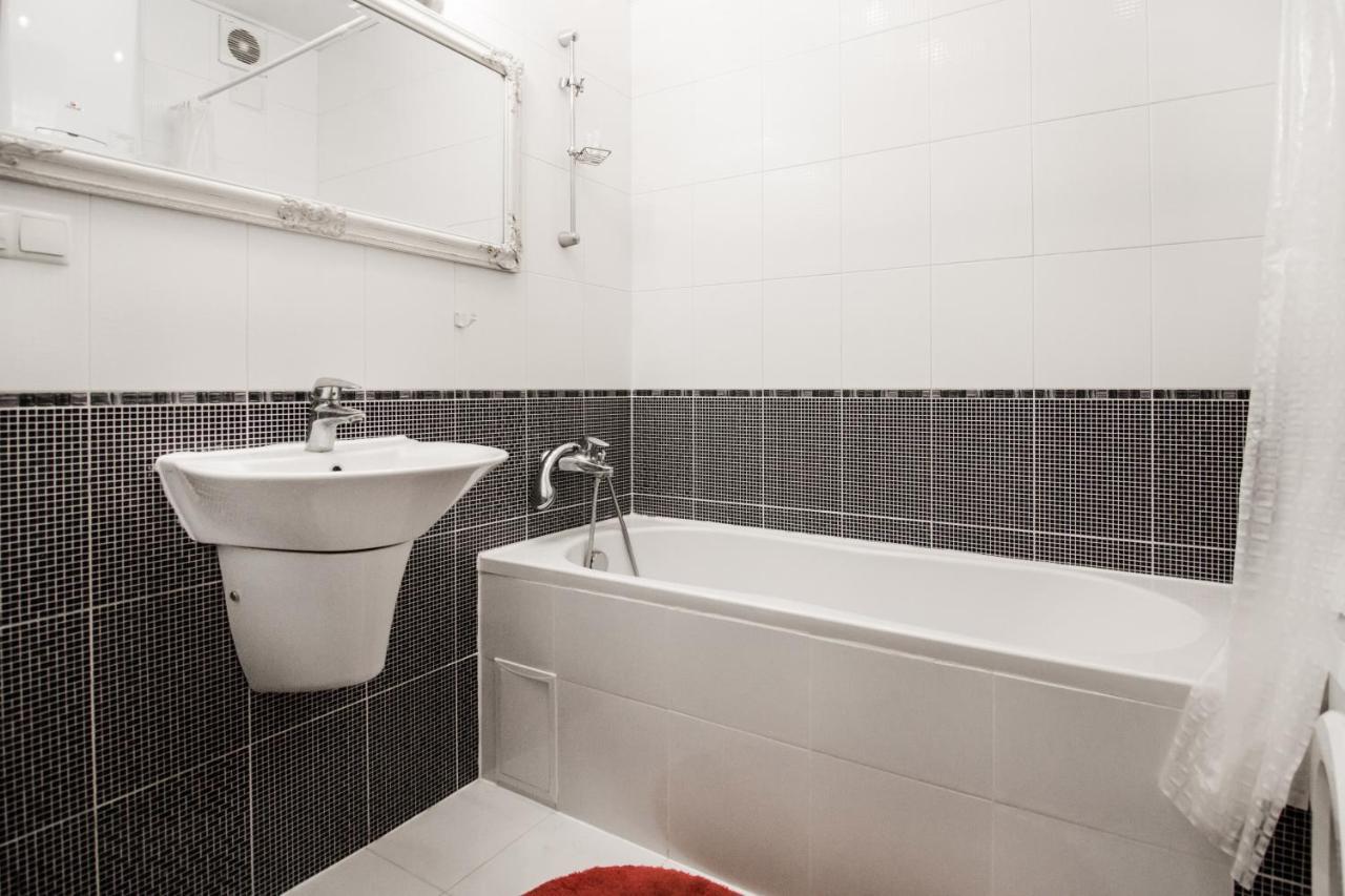 Downtown Prestige Apartment Odesa Exterior foto