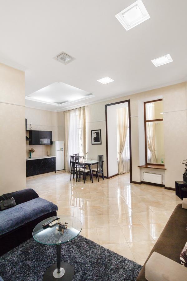 Downtown Prestige Apartment Odesa Exterior foto